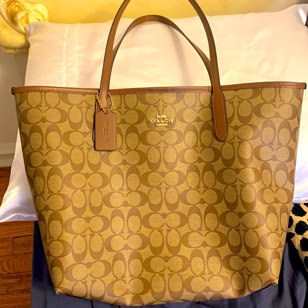 Coach designer handbag gently used